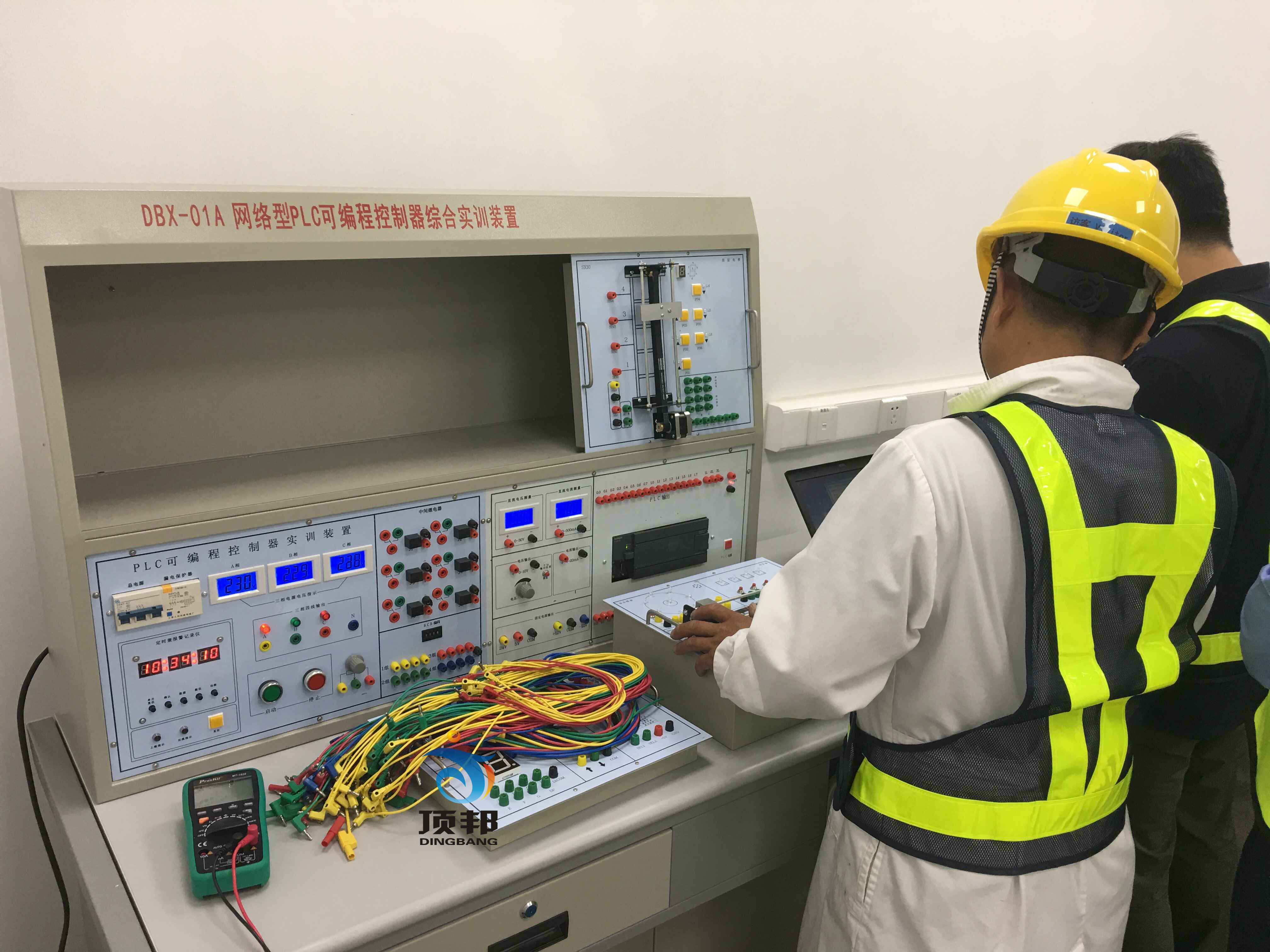 網(wǎng)絡(luò)型PLC可編程控制器綜合實(shí)訓(xùn)裝置