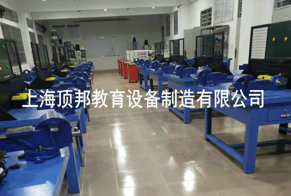 鉗工工作臺(防護(hù)網(wǎng)B)