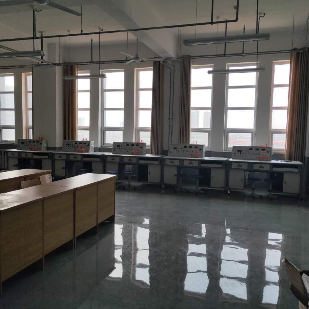 �z�y�c�D�Q���g��Ӗ�b��