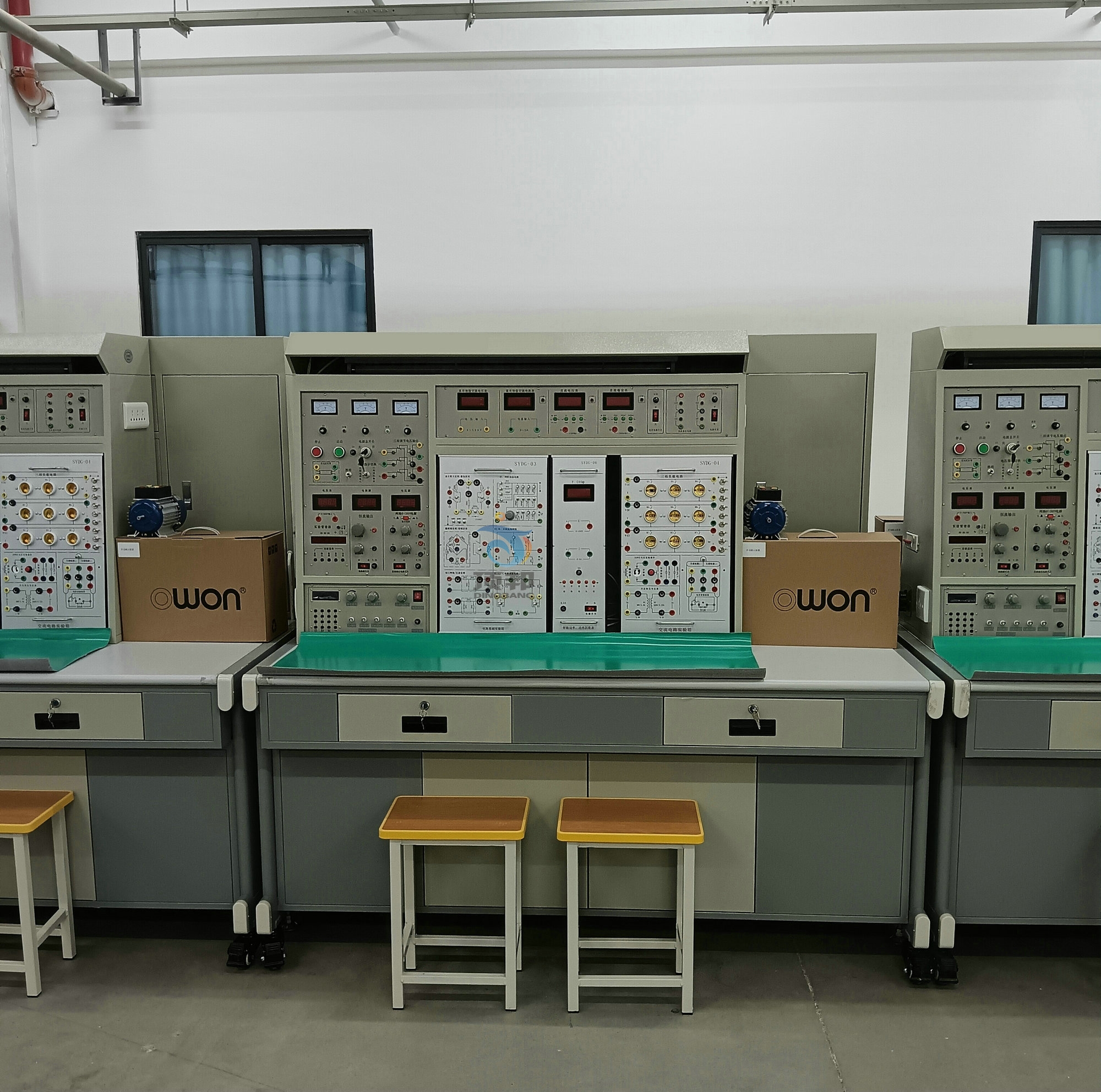 電工電子實(shí)驗(yàn)裝置