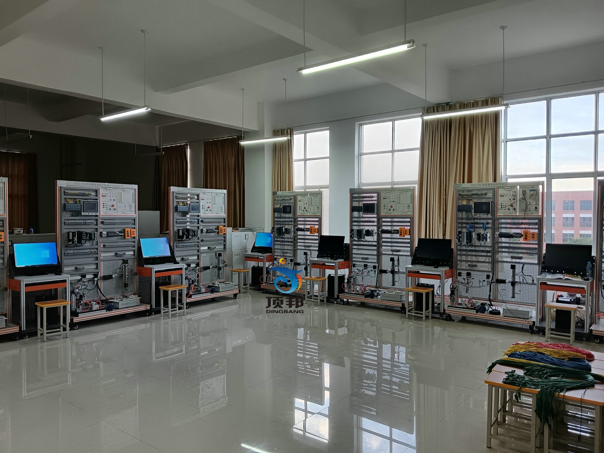 ����΢̎���Ķ��C(j��)ͨӍ�c����ƽ�_(t��i)