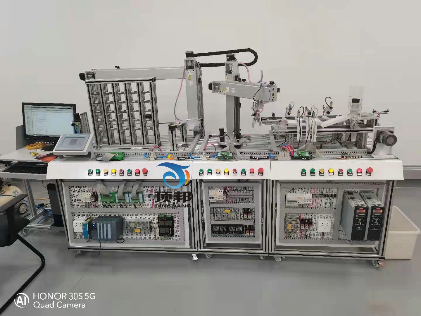 �F(xi��n)�������}��(ch��)�Ԅ�(d��ng)����(sh��)�(y��n)ϵ�y(t��ng)